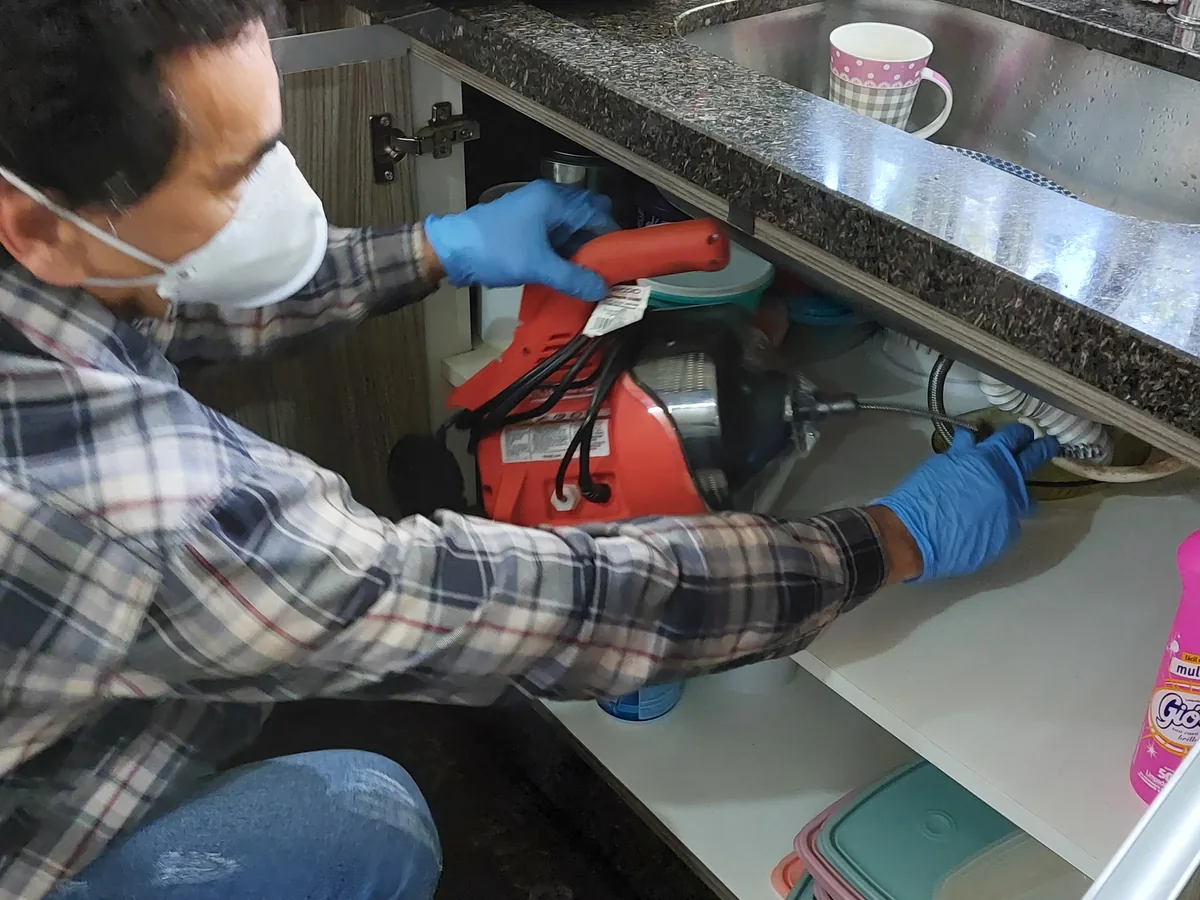 Dicas de como desentupir pia de cozinha em casa - Desentupidora Curitibana
